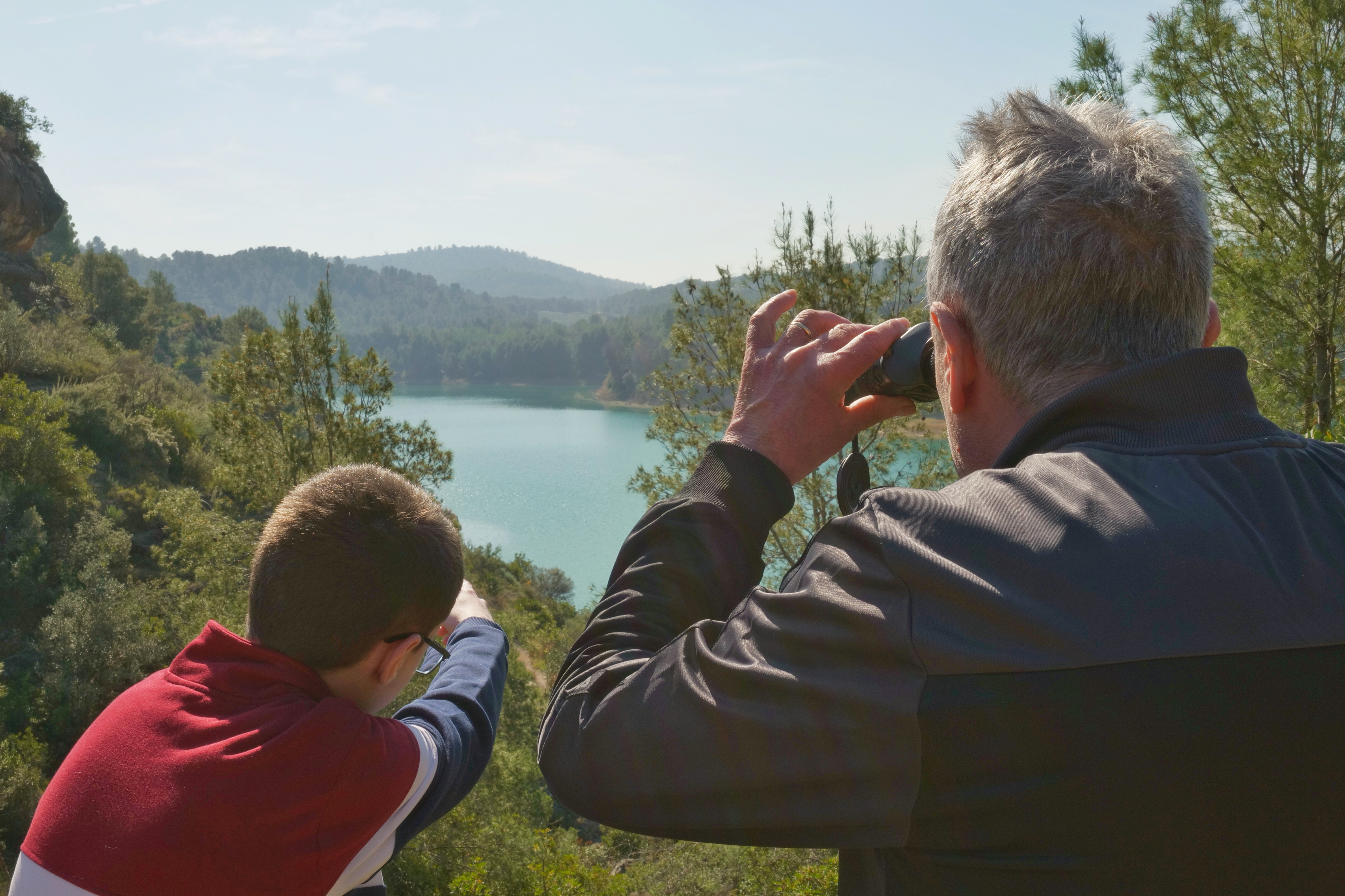 Birdwatching a Espadà–Millars: cinc paisatges, desenes d’aus i una experiència única